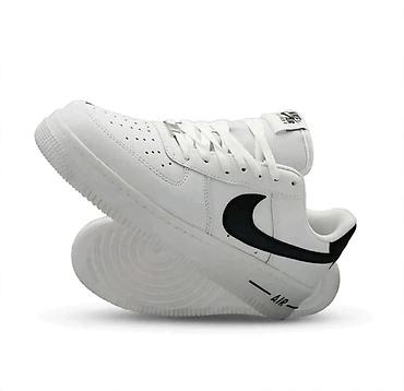 yeezy roze: Bele patike sa niskim profilom i klasičnim dizajnom. Gornjište od — 1