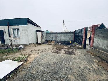 Продажа коттеджей и домов: Продаю дом Ак Ордо с квартирным бизнесом 2 квартиры ежемесячный доход — 12