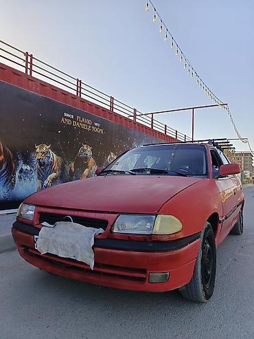 opel 1996: Opel Astra: 1.6 l | 1996 il 271000 km Universal — 3