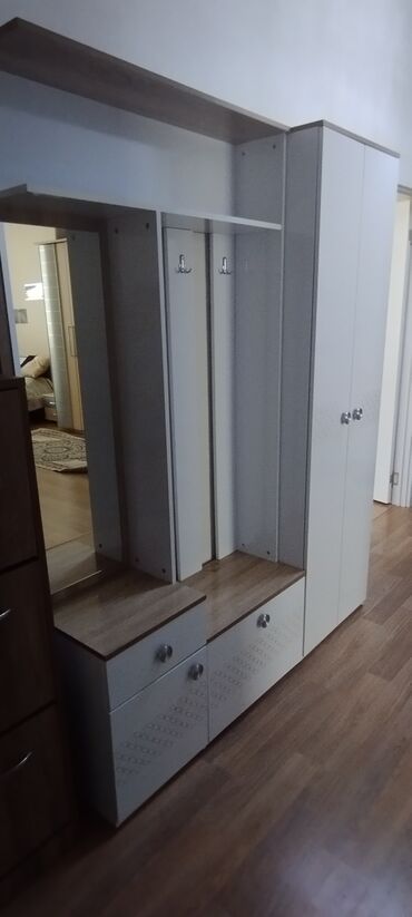 islenmis mebel aliram: Güzgülu heç bir problemi yoxdur ciddi alan narahat eləsin ünvan Hövsan