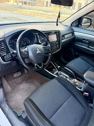 поджеро 2: Mitsubishi Outlander: 2017 г., 2.4 л, Вариатор, Бензин, Кроссовер — 4