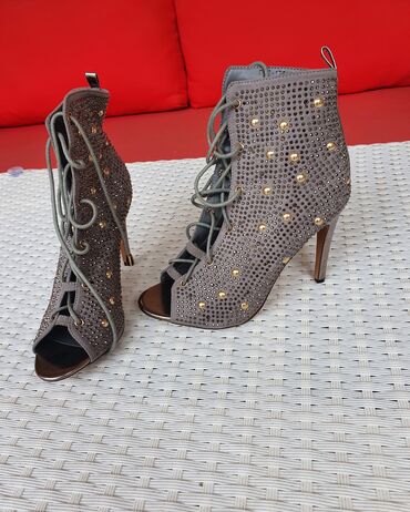 Women's Sneakers and athletic shoes: Ölçü: 39, Yeni