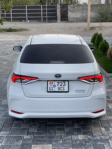 corolla 2016: Toyota Corolla: 2019 г., 1.8 л, Вариатор, Гибрид, Седан — 3