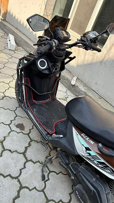 Скутеры: Тип скутера 125 куб. см, Бензин — 3