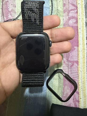 Apple Watch SE 2(Второе поколение GPS), 44 мм — алюминиевый корпус