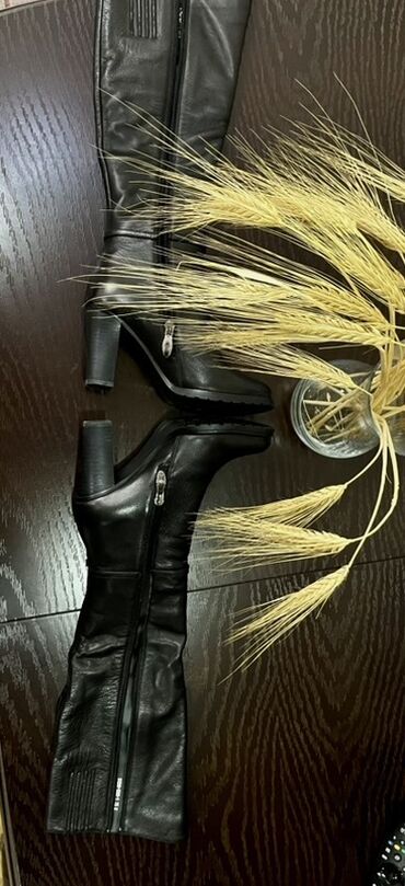 Сапоги: Сапоги, 35.5, Новый, цвет - Черный, Бесплатная доставка, Платная доставка — 8