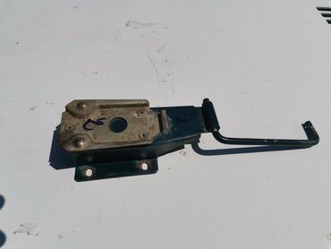 Auto delovi: Drzac prednje haube sa drzacem boce brisaca Lada 21213,21214 Niva — 4