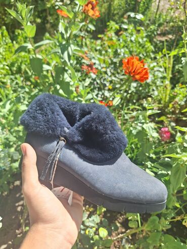 Gležnjače: Ženske kratke čizme – više modela Muške cipele. cena od 30 do 60 — 31
