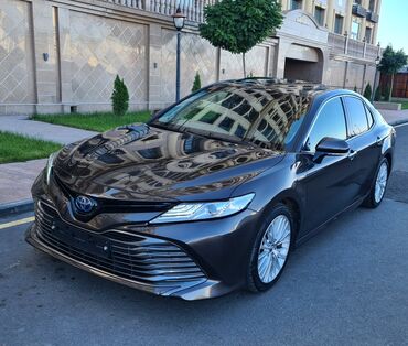 Toyota: Toyota Camry: 2018 г., 2.5 л, Вариатор, Гибрид, Седан