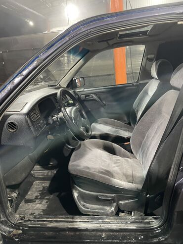 Volkswagen: Volkswagen Vento: 1994 г., 2 л, Механика, Бензин, Седан — 7