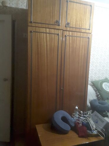 мебел шкаф: Шкаф, Уктоочу бөлмө үчүн, Колдонулган