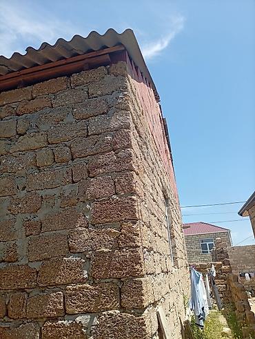 yari tikili evler: Satılır: Ev satılır hər bir şey mövcuddur suyu qazı işığına tutmuş — 1