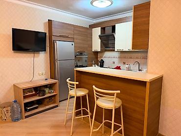 cepis satisi: Şəhərin mərkəzində, DTX-nin yaxınlığında, 20 nömrəli məktəbin yanında — 9