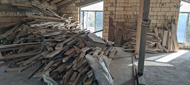 Reykalar, taxtalar: Taxta qırıntıları və müxtəlif ölçülü taxta materialları.Təndir,peç va