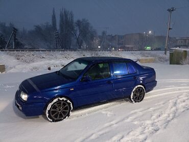 Volkswagen: Volkswagen Vento: 1997 г., 2 л, Механика, Бензин, Седан