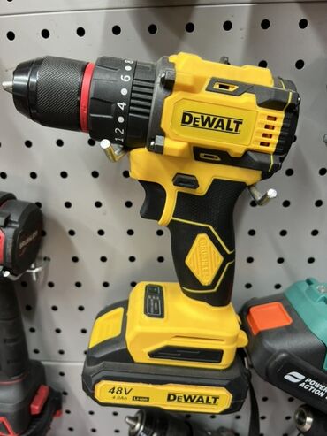 dewalt шуруповерт цена: Аккумуляторная дрель-шуруповерт DeWalt. Компактный и мощный инструмент