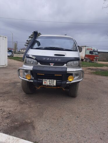 Mitsubishi: Mitsubishi Delica: 1996 г., 2.8 л, Автомат, Дизель, Внедорожник
