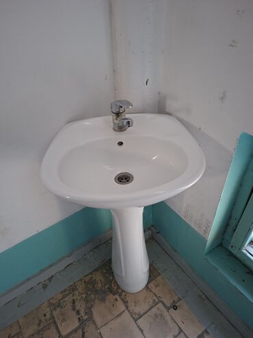 пьедесталом раковина с: Раковина для ванной, Овальная форма, Материал: Керамика