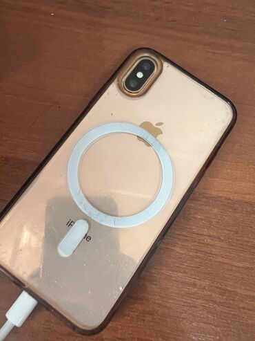 iphone e: IPhone Xs, Б/у, 64 ГБ, Matte Gold, Чехол