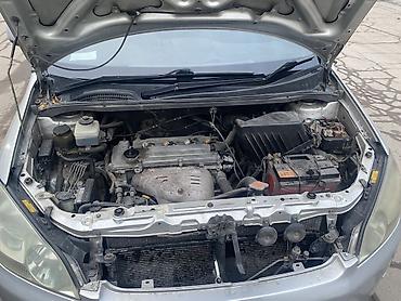 Toyota: Toyota Ipsum: 2001 г., 2 л, Автомат, Бензин, Минивэн — 12