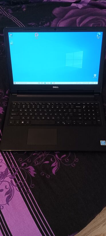 Dell laptop kao Nov ekstra stanju radi Perfektno orginal punjac 500 GB
