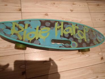 skate: Skateboard satılır qiymət 15 azn təzədir az istifade olunub. pulsuz