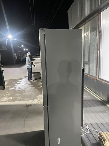 mini refrigerator: Однокамерный холодильник с нижней морозильной камерой, серый — 3