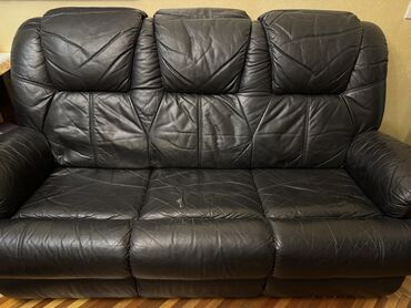koja divan: Divan, İşlənmiş, Açılmayan, Bazasız, Dəri, Çatdırılma yoxdur