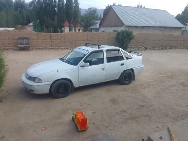 нексия 1: Daewoo Nexia: 1994 г., 1.5 л, Механика, Бензин, Седан