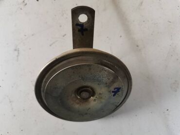 Auto delovi: Sirena Lada 21214i Niva. Polovno, ocuvano. Skinuto sa rastavljenog — 10