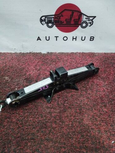Суппорты: Домкрат Mitsubishi Colt Z25A 1300 2004 (б/у) КУЗОВНЫЕ ДЕТАЛИ - #капот