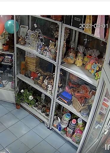 Соода жабдуулары: Витринная полка стеллаж для цветочного магазина, 4500 сом. Этажерка — 9
