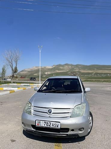 бартовой машина: Toyota Ist: 2003 г., 1.5 л, Автомат, Бензин, Хэтчбэк — 1