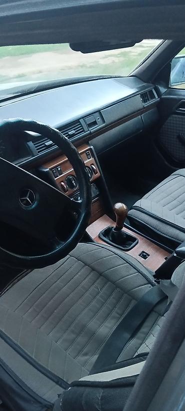 морнинг 2025: Mercedes-Benz W124: 1990 г., 2.5 л, Механика, Дизель, Седан — 2