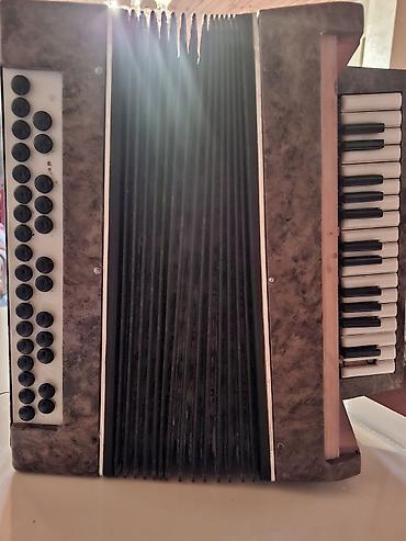 roland e 86: Məhsul: Klaviaturalı akkordeon Sadece köklenmeye ehtiyaci var və 1 — 2