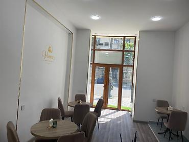 Sifarişlə restoran üçün masa və oturacaq dəstləri: Stullar ilə, Yumru masa — 3