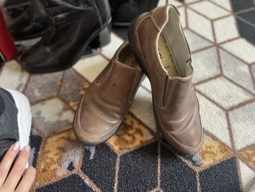 Верхняя одежда: Подборка одежды: Обувь женская 37 размер Обувь мужская 40,42 кожа — 10