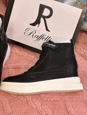 Botinka və botilyonlar: Ölçü: 41, Yeni — 9