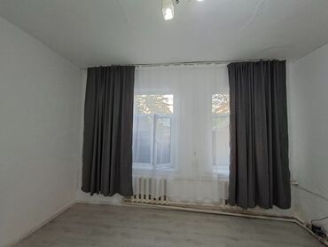 Үйлөрдү узак мөөнөткө ижарага берүү: 80 кв. м, 1 бөлмө, Забор, тосулган, Жертөлө, ороо