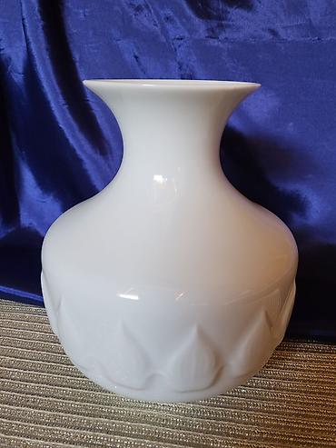 Vaze i saksije: Vaza nova 1949+Johann Seltmann Voheustrauss. Bavaria porcelanska na lalafo.rs — 2 Vaze i saksije: Vaza nova 1949+Johann Seltmann Voheustrauss. Bavaria porcelanska — 2