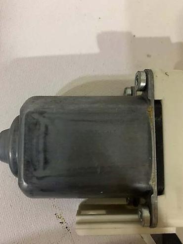 rolsue planeta: MOTOR PODIZAČA STAKLA ZA AUDI Q5 OD 2011. DO 2016. GOD. - 8KO959811A — 3