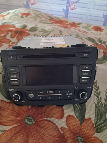 Серьги: Kia Sorento avtomobili üçün monitor