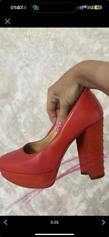 Кроссовки и спортивная обувь: Обувь женская, покупала в Италии/Дубаи, размер 37-38, цены от 100 до — 24