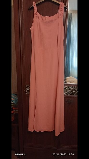 esma hicab instagram: Şaftalı rəngində uzun don - Model: qalın askılı, kvadrat dekolteli