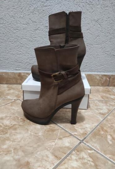 kozna obuca: Ankle boots, Bata, 37