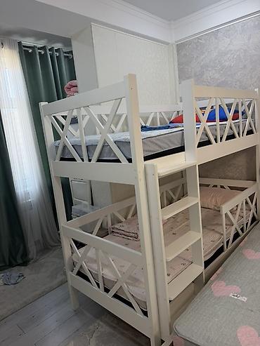 bunk bed: Двухъярусная детская кровать из массива (белая) - Формат: 2 — 1