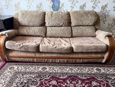 диван на кафе: Прямой диван, цвет - Бежевый, Б/у