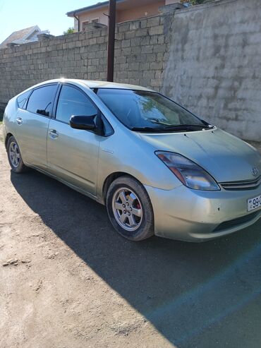 hybrid avtomobillər qiymətləri: Toyota Prius: 1.5 l | 2008 il Sedan