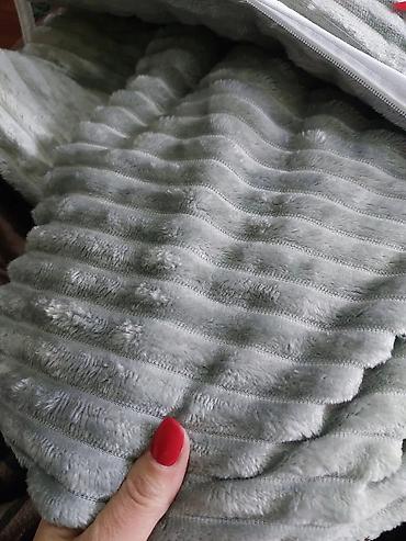 Ćebad i pokrivači: Set posteljina – prekrivač sa dve jastučnice - Trodimenzionalni — 7