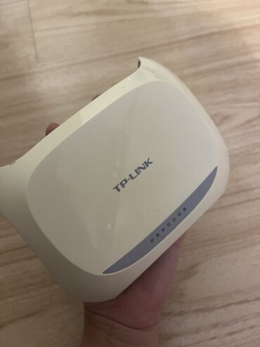 даром драва: Отдам даром wi-fi роутер б.у. 
Честно отработал 10 лет 
Рабочий